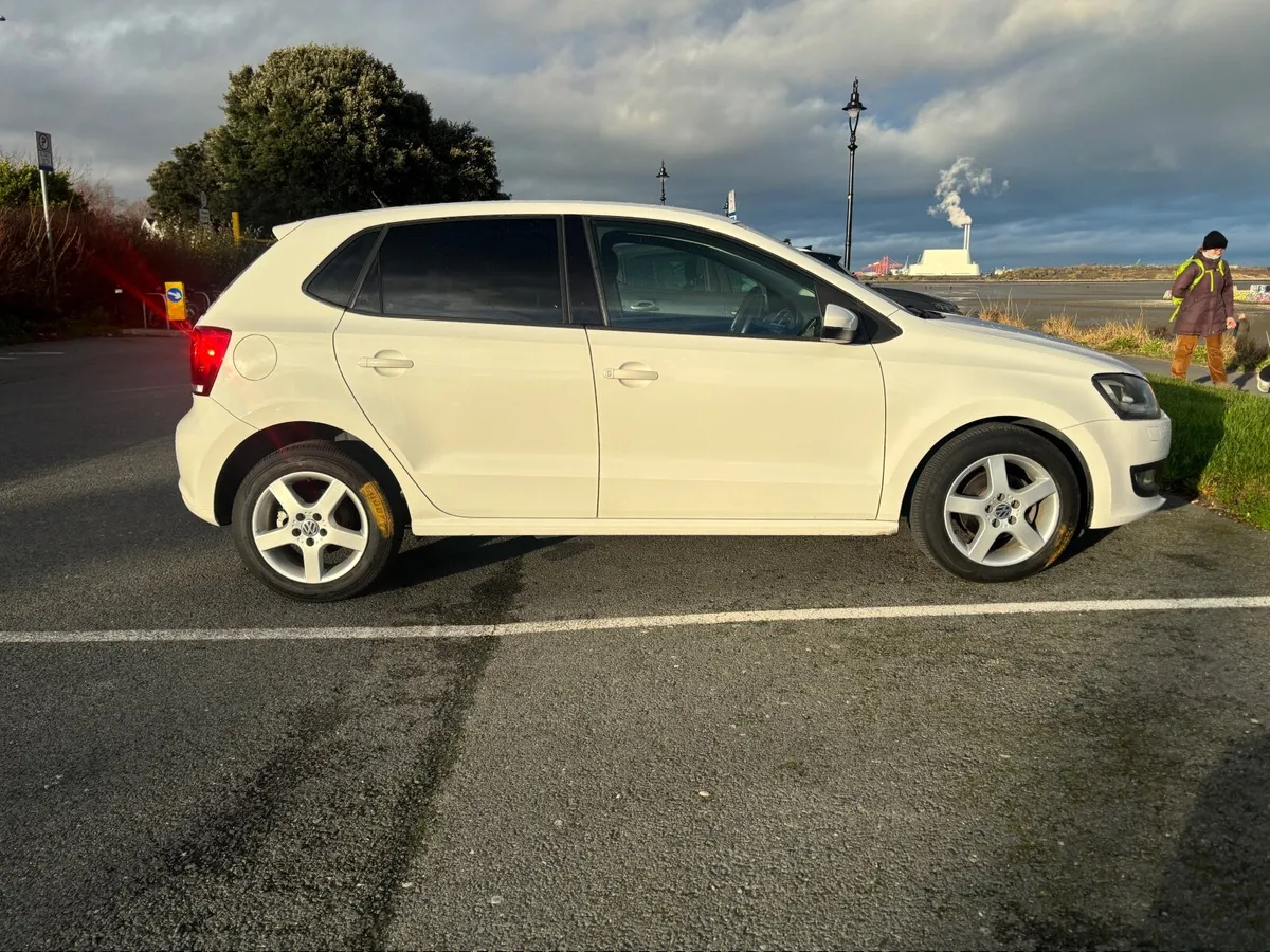 VW Polo 1.2 TSI ComfortLine - Low Mileage - Auto - Image 4