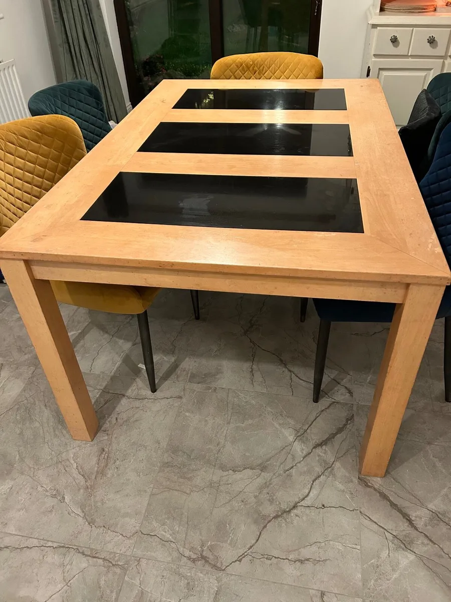 Kitchen table - Image 1