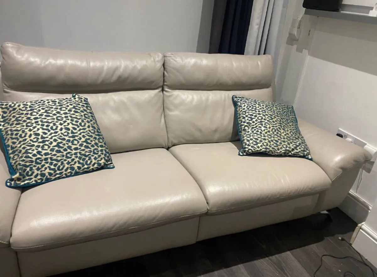 Genuine leather  electric recliner sofa - Image 2