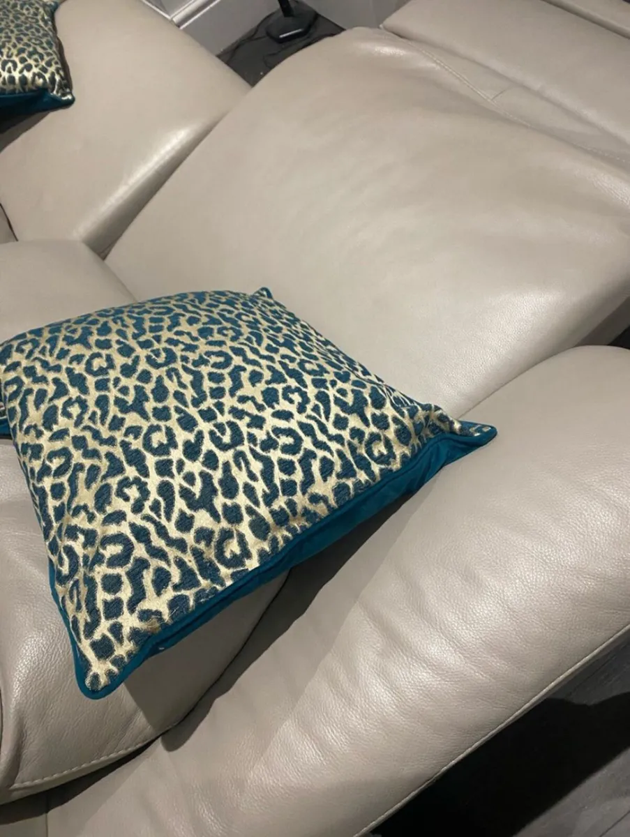 Genuine leather  electric recliner sofa - Image 3