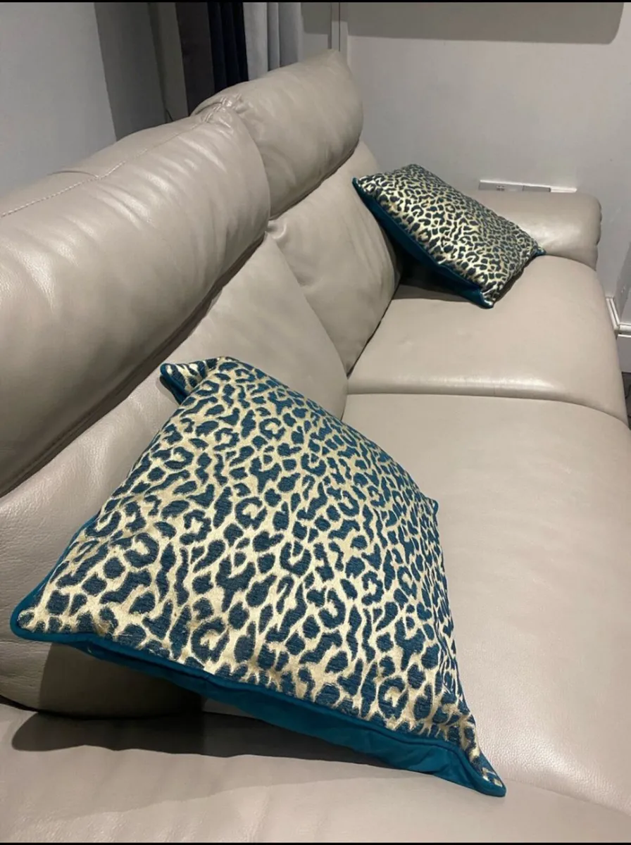 Genuine leather  electric recliner sofa - Image 4