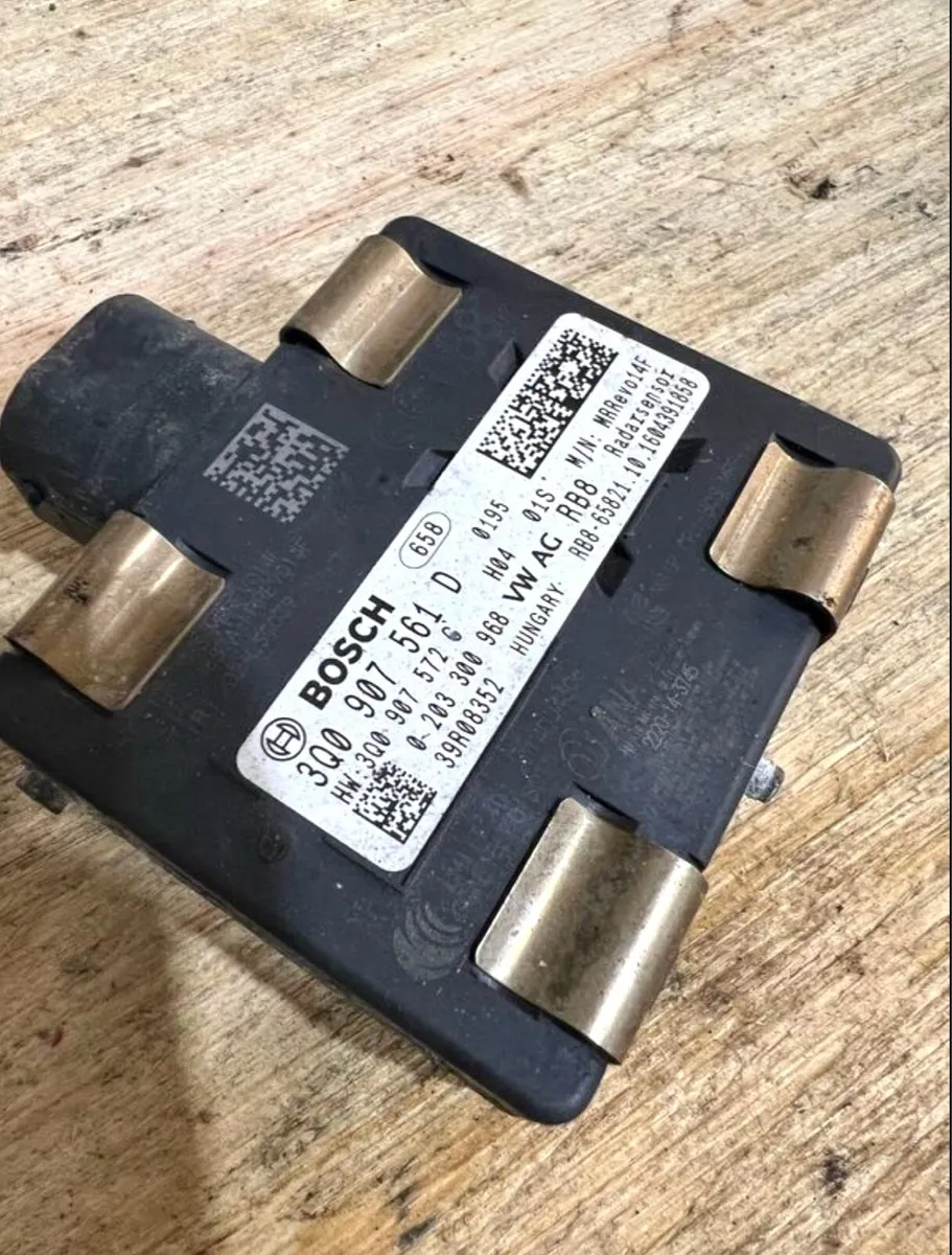 Volkswagen Headlights and parts & Dacia Duster sea - Image 4