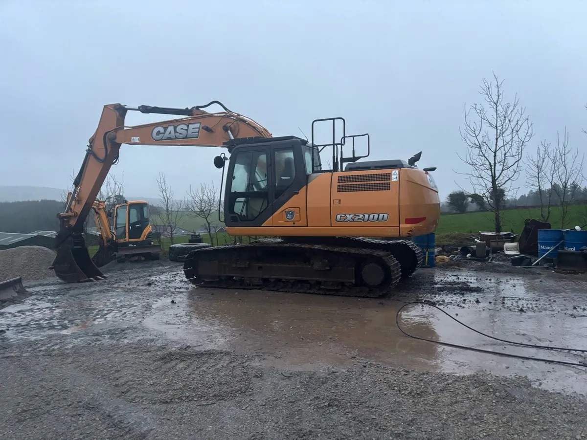 2015 Case 210D - Image 1