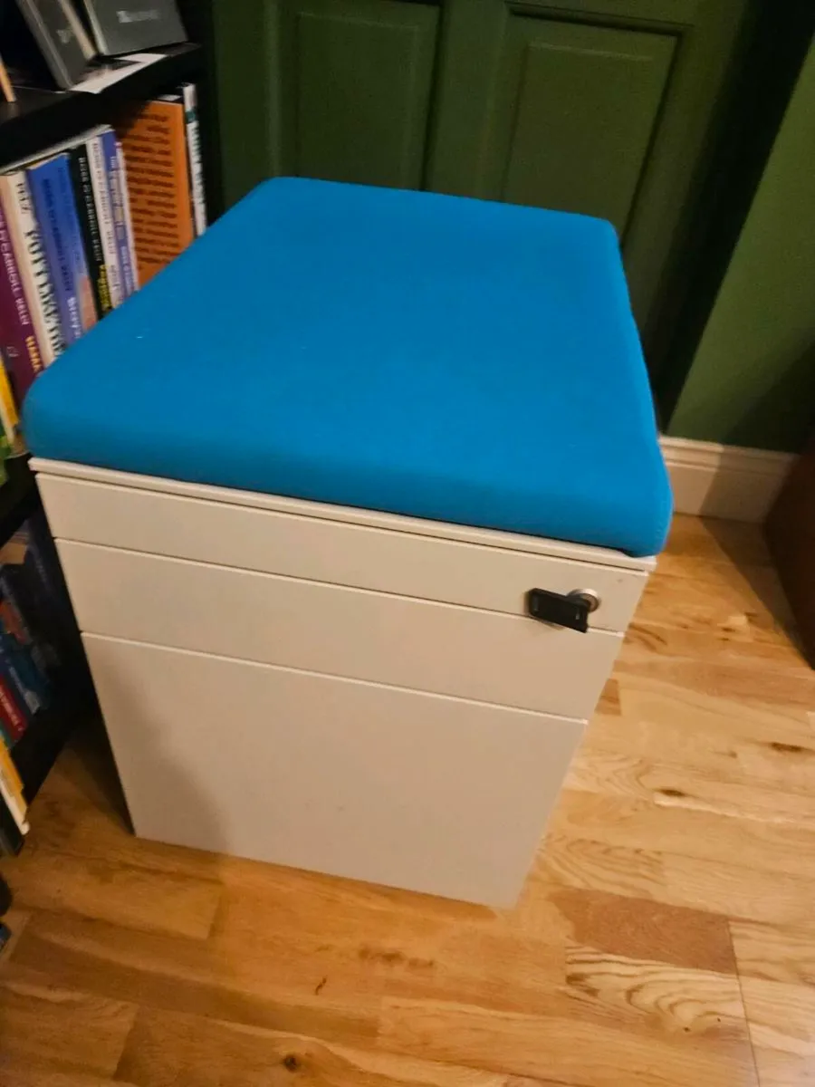 pedestal drawers - Image 1