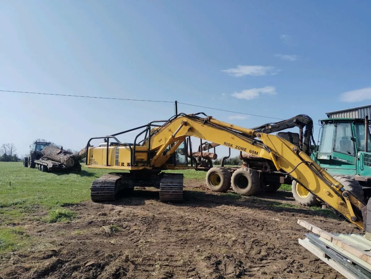 Komatsu timber harvester - Image 1