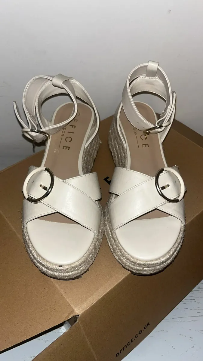 Ladies sandle - Image 1