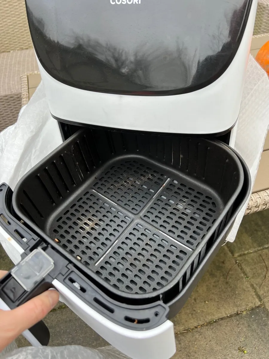 Cosori air fryer 1700w white - Image 2