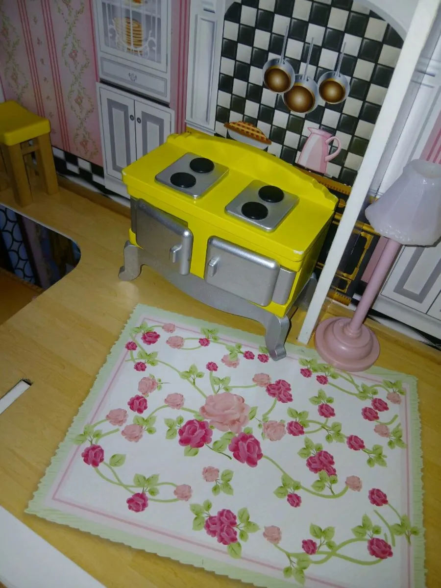 Dolls house - Image 3
