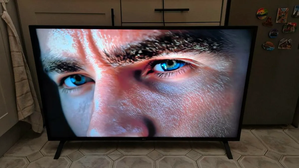 LG 50" 4K UHD Smart TV - Image 3