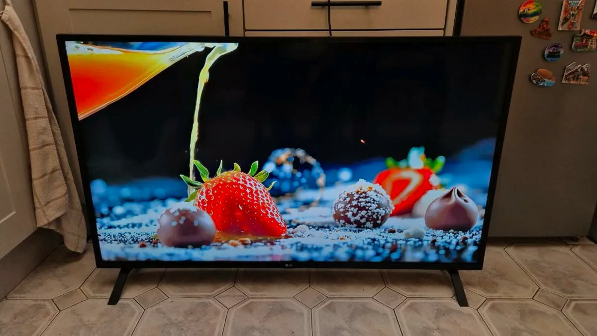 LG 50" 4K UHD Smart TV - Image 4