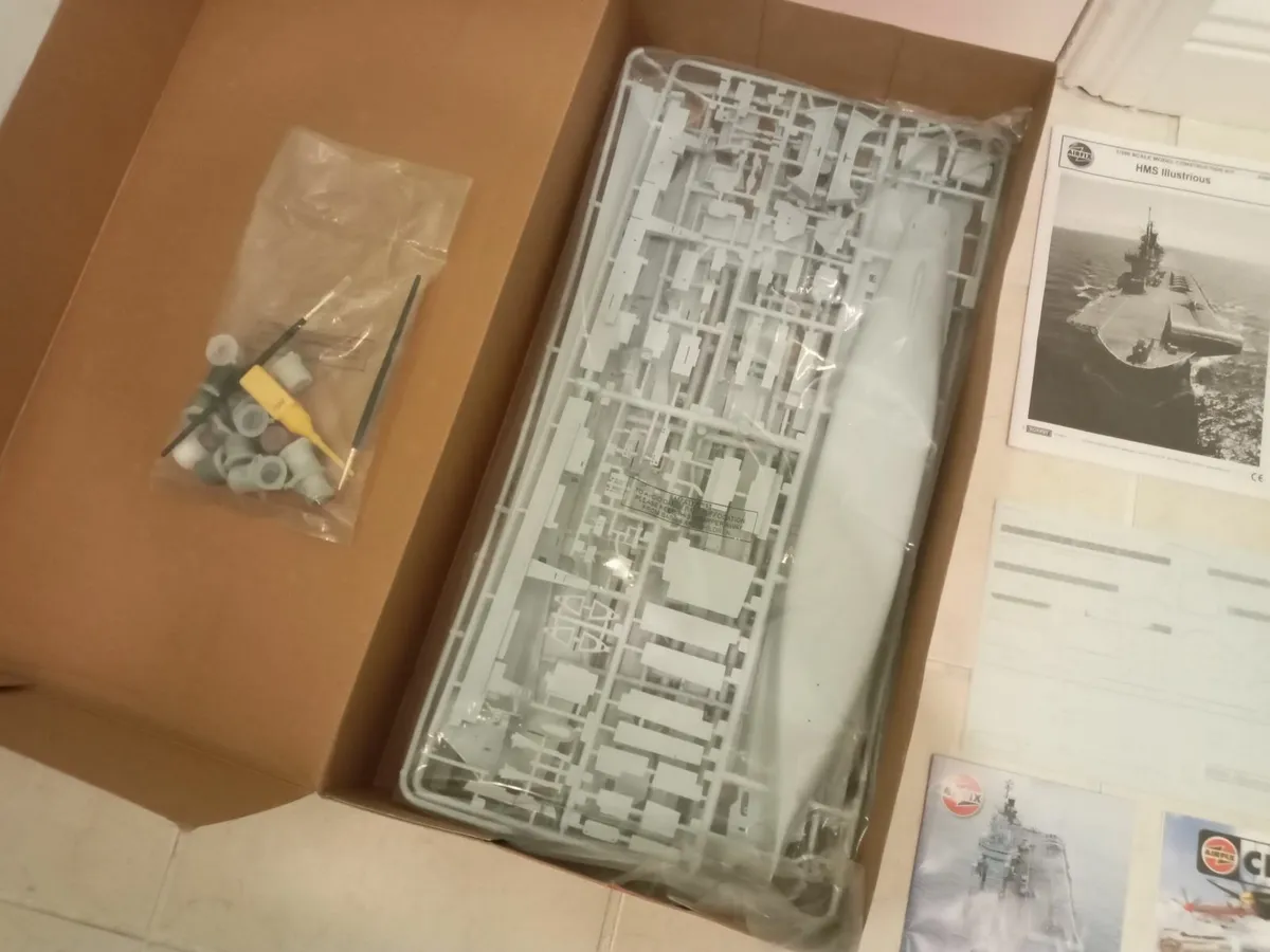 Delivery - Airfix 1/350 Royal Navy HMS Illustrious - Image 4