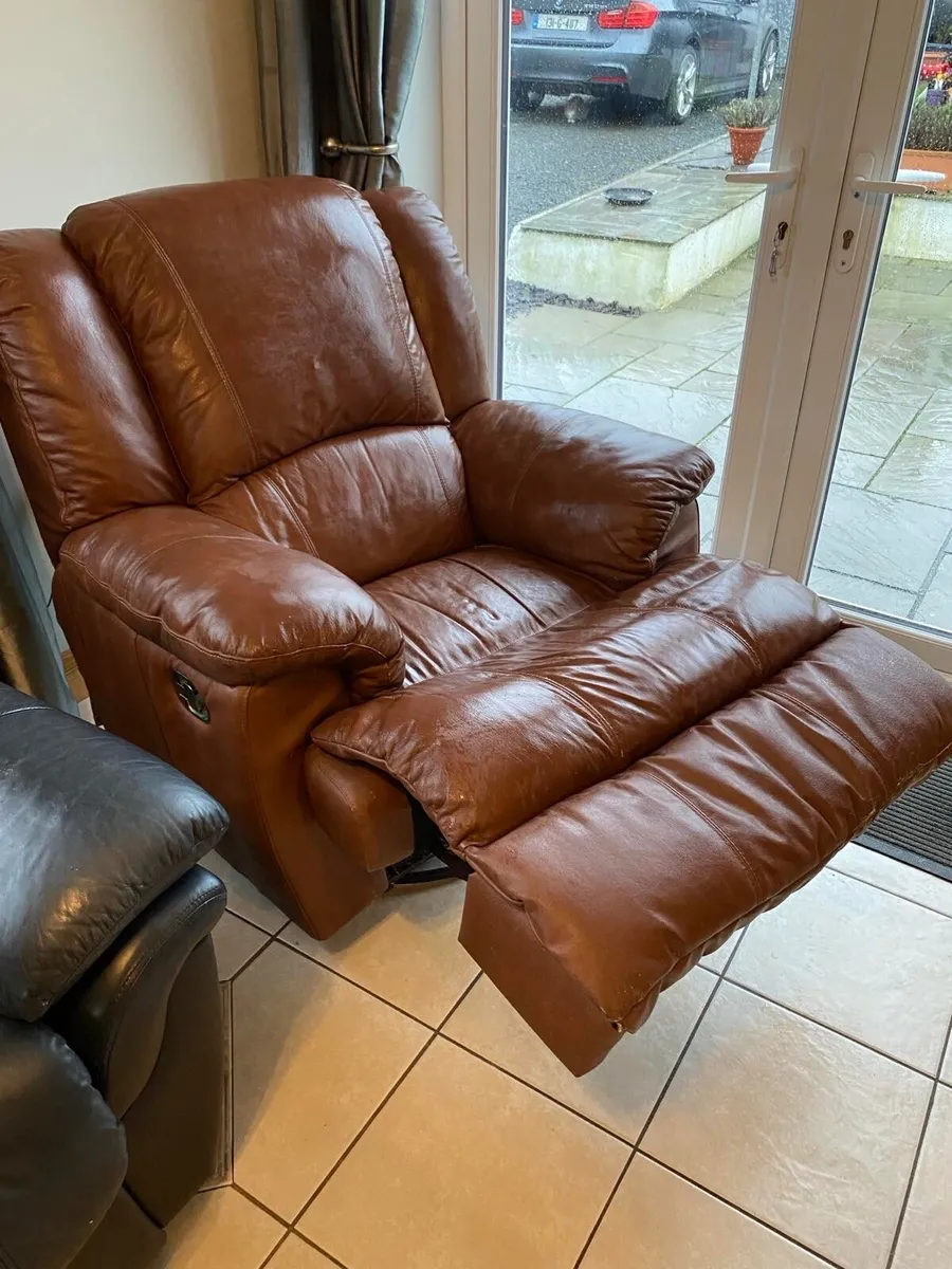 A  2 seater &  2 Armchairs :Real Leather recliners - Image 3