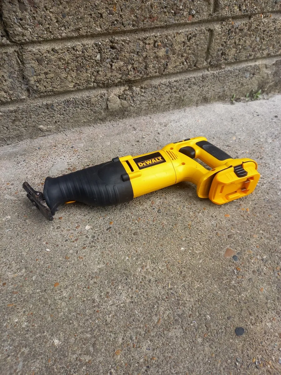 DeWalt Cordless Recip Saw - Image 3