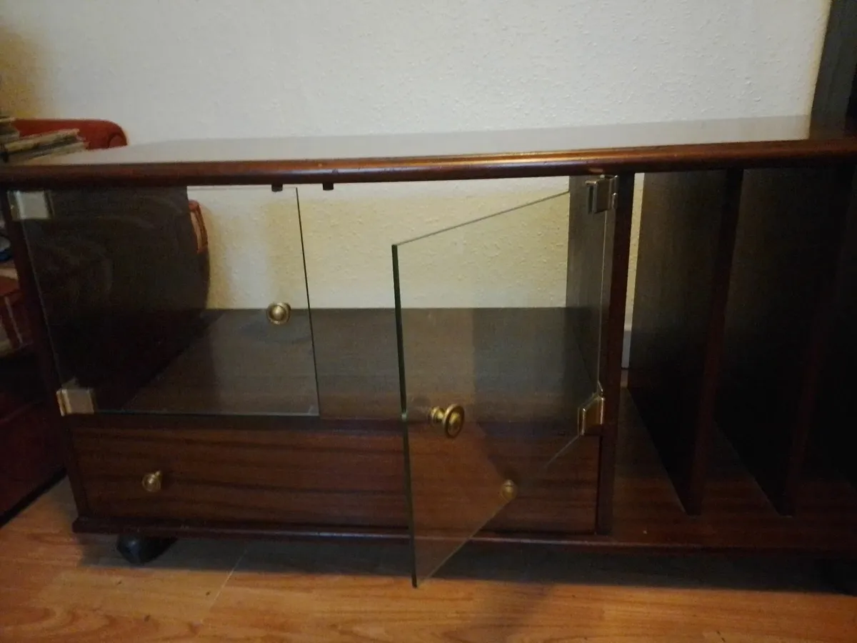 Free   Furniture unit for TV or Record Player - Image 3