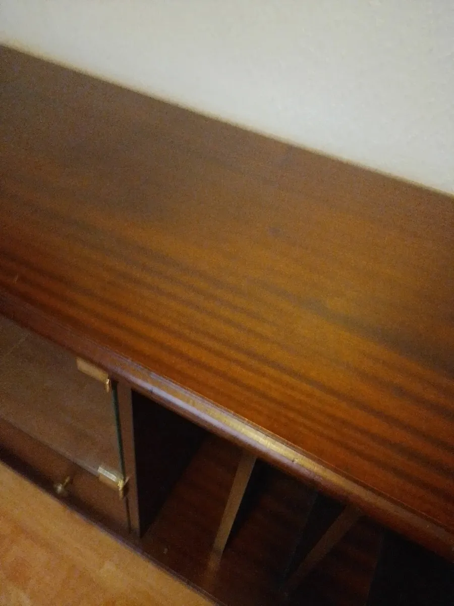 Free   Furniture unit for TV or Record Player - Image 4