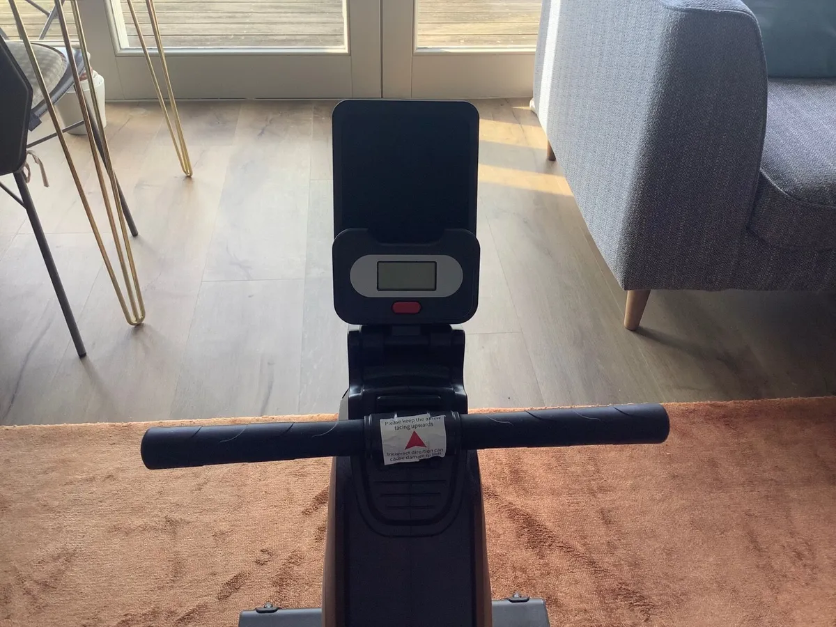 Rowing machine. - Image 2