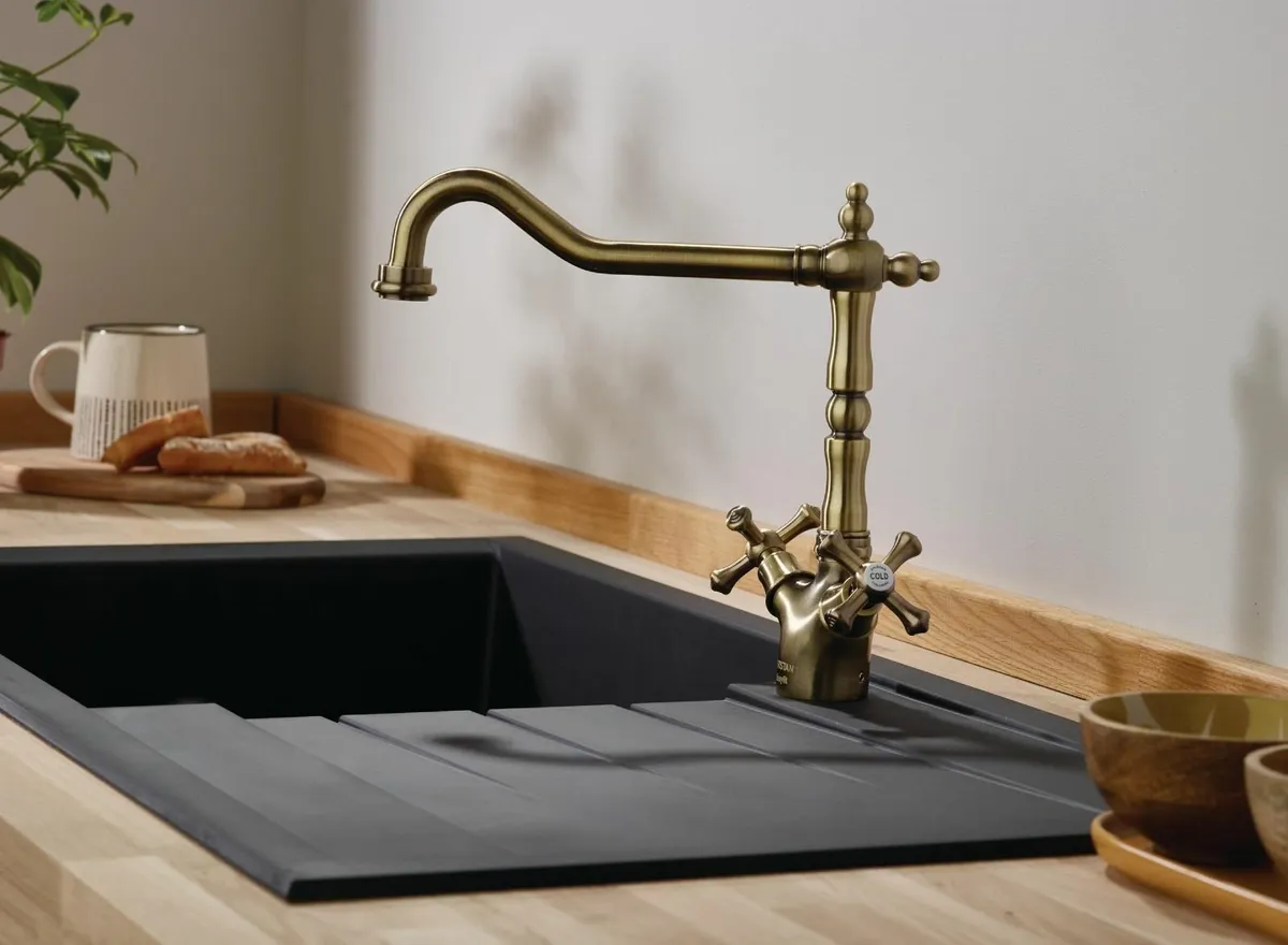 Colonial Sink Mixer with Easyfit Installation - Image 2