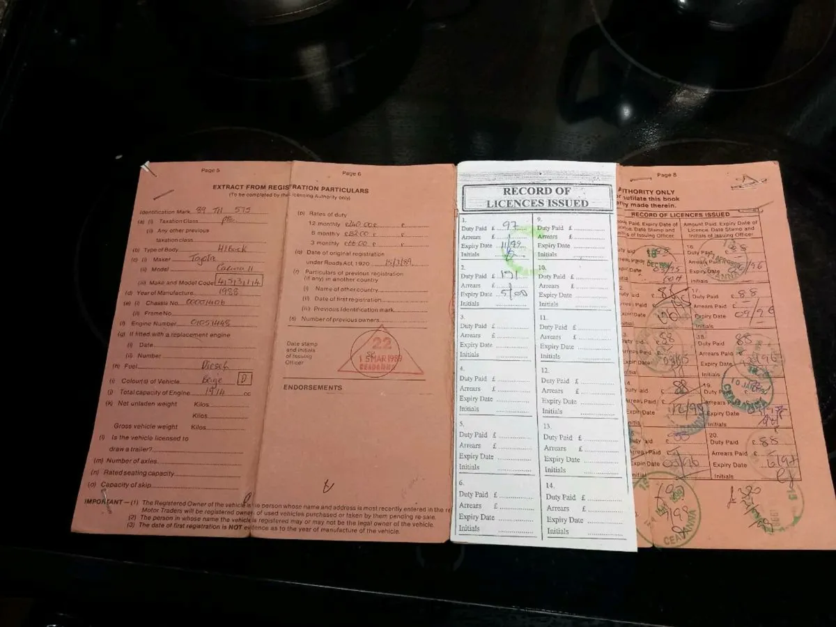 Toyota carina (log book) - Image 3