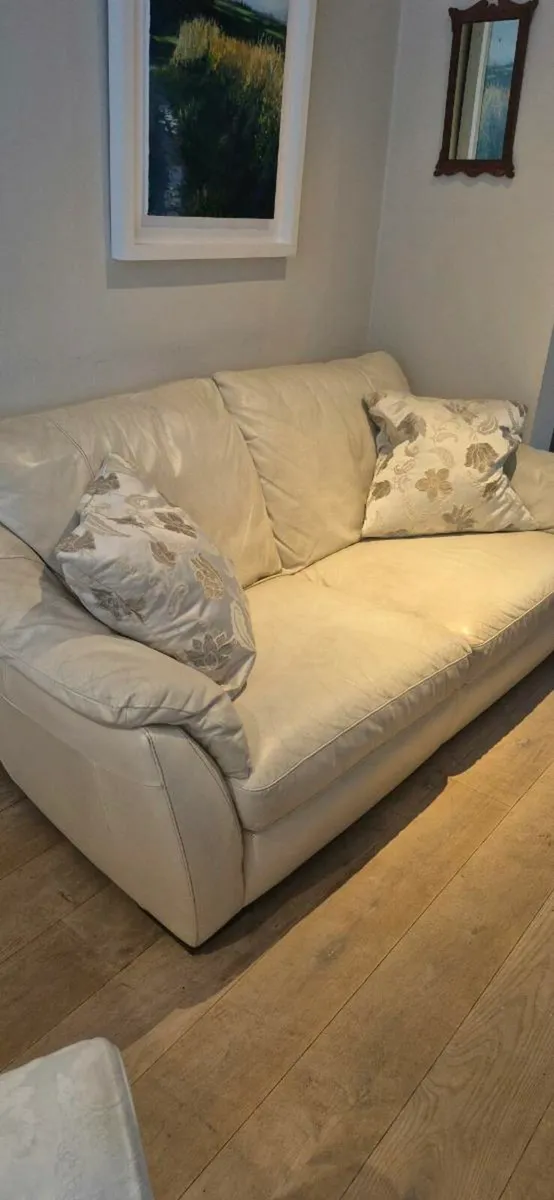 Couch - Image 2