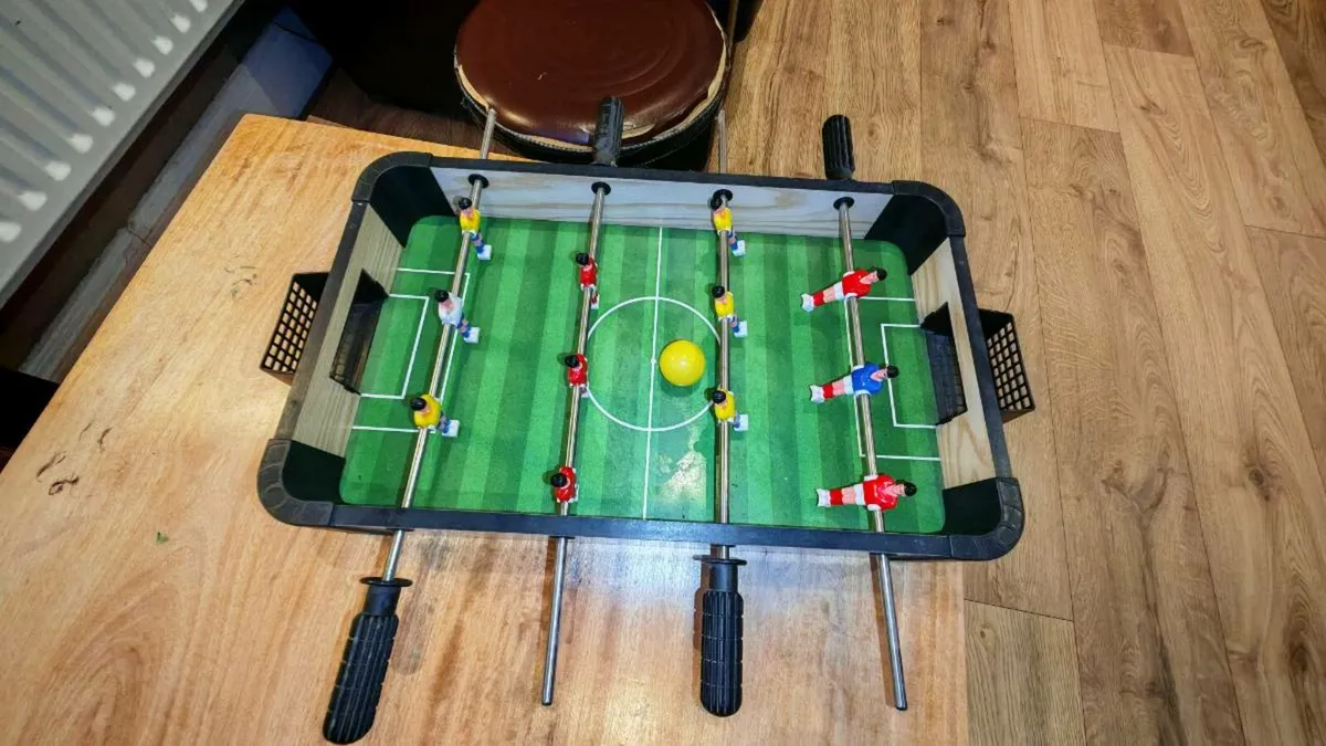 Football game table - Image 1