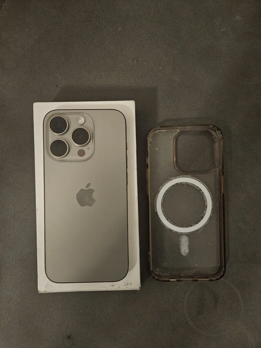 Iphone 15 pro and iphone 13 - Image 1