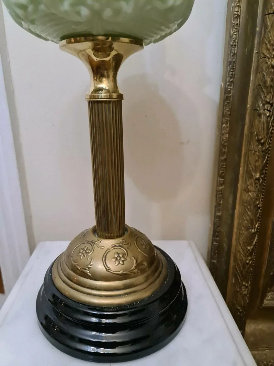 Antique oil lamp - Image 4