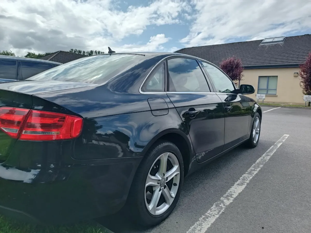 Audi A4 2009 - Image 2