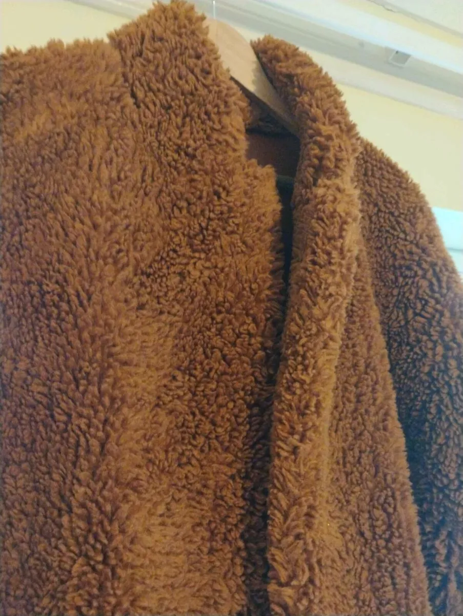 Brand new faux fur Zara coat, chestnut brown - Image 3