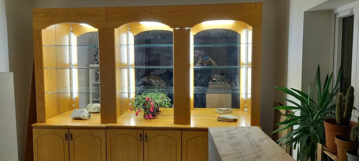 Display Units - Image 1