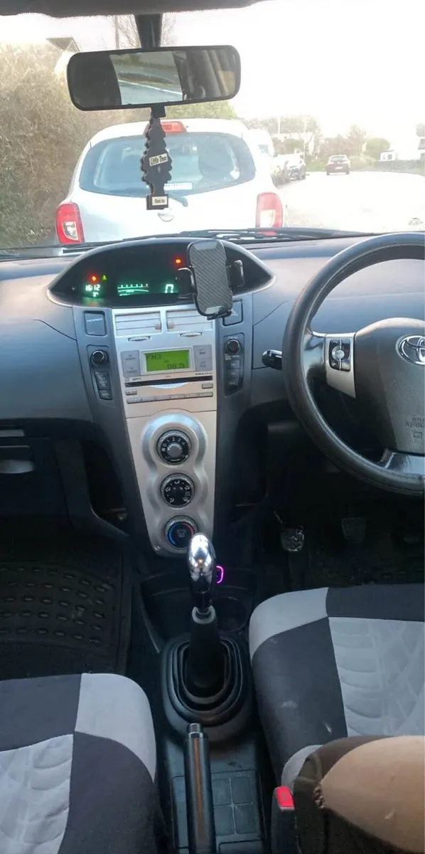Toyota Yaris - Image 3