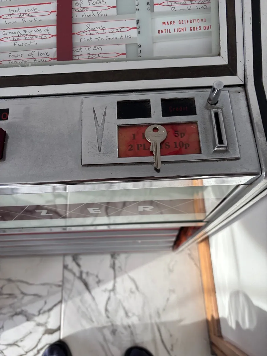 WURLITZER  LYRIC VINYL JUKEBOX 100 PLAYS - Image 3