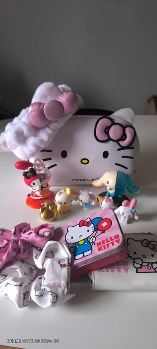 Hello Kitty Bundle - Image 2