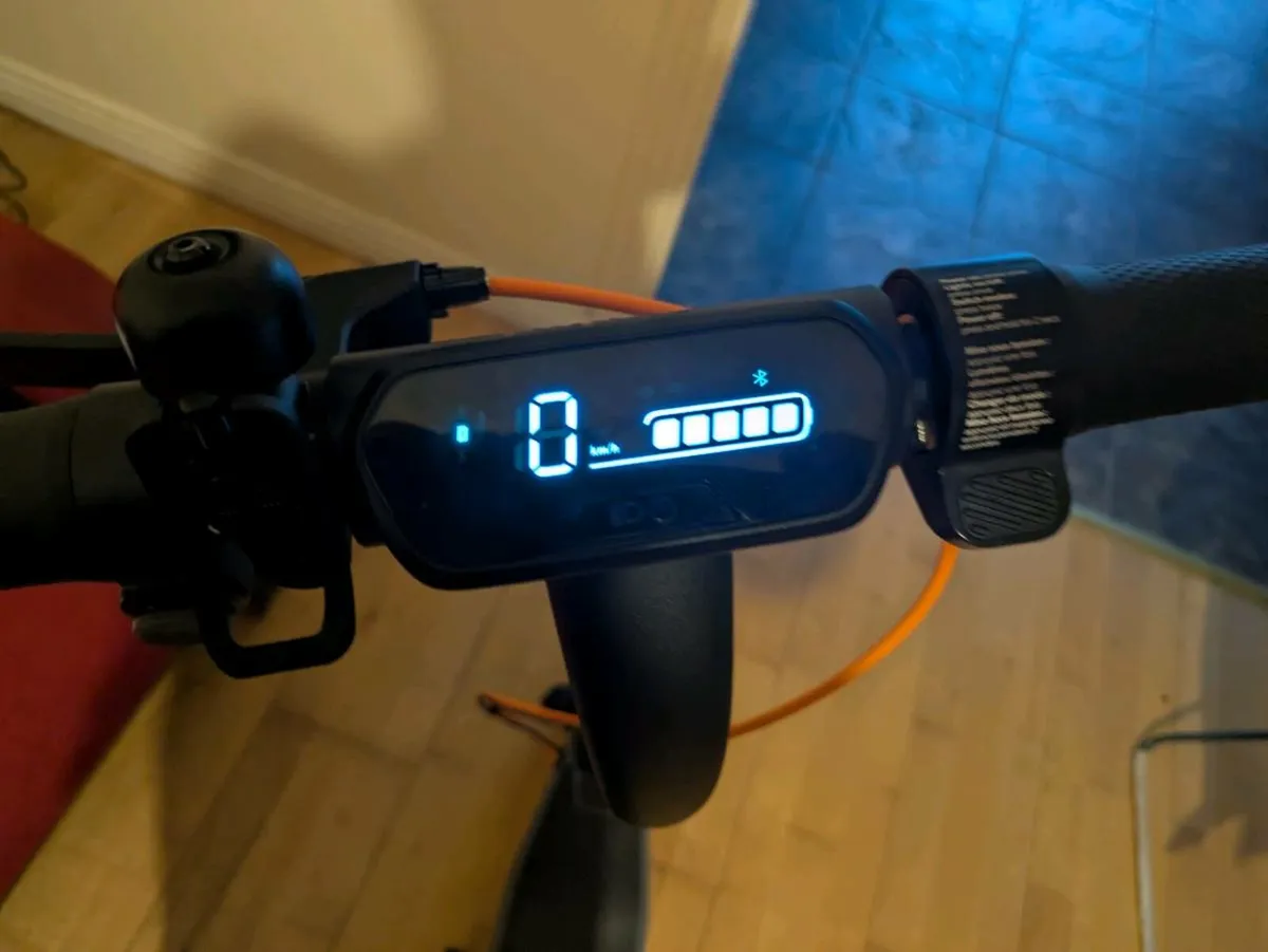 Ninebot E2 Plus II electric scooter - Image 2