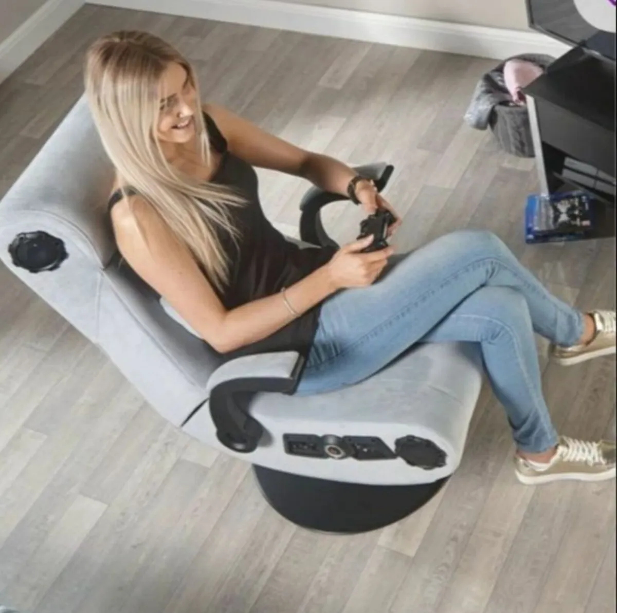 X rocker Deluxe 4.1 Audio Media Gaming Chair - Image 4