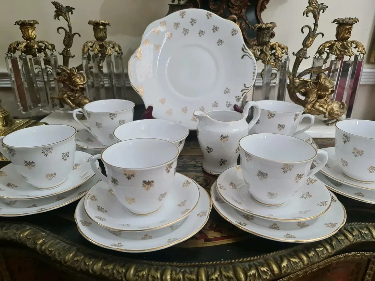 Royal Tara vintage Christmas teaset POSTAGE AVAILA - Image 1