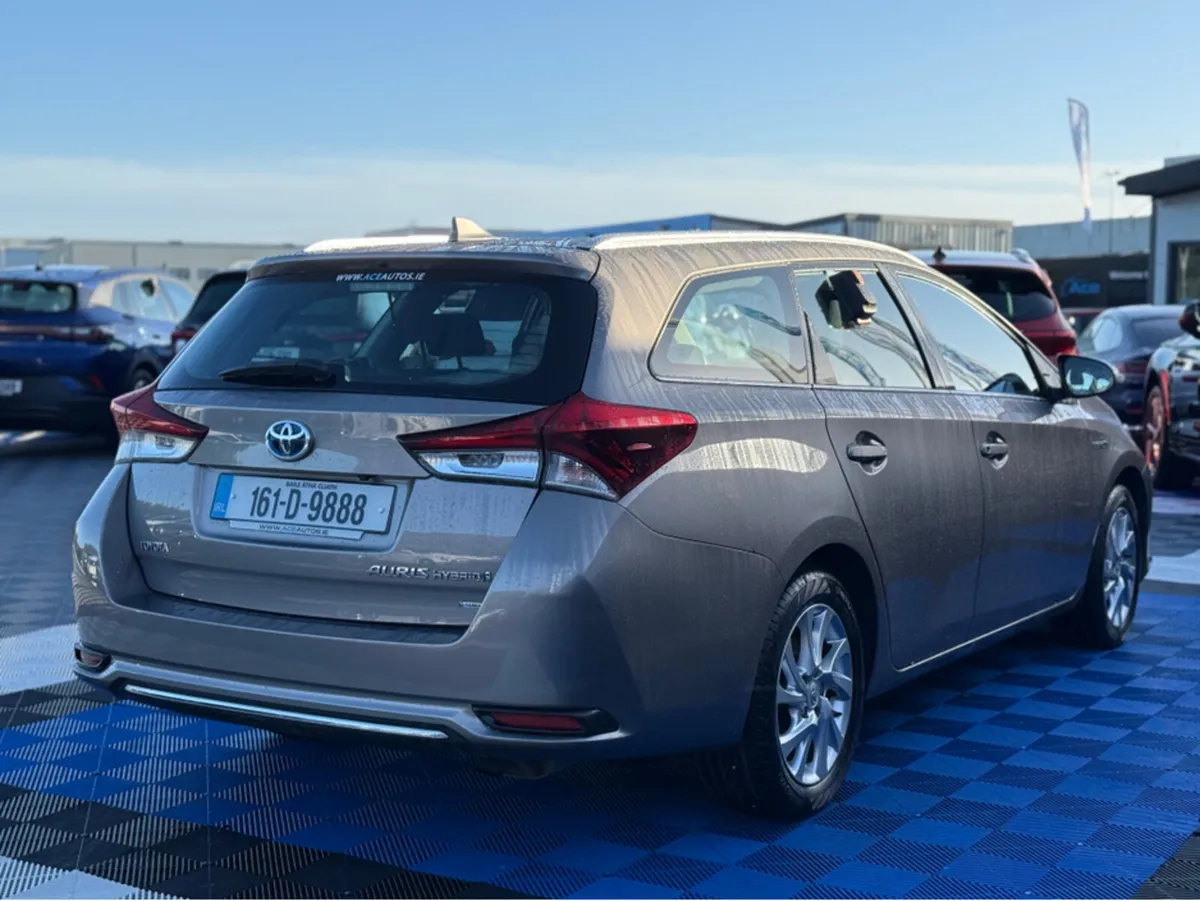 Toyota Auris LUNA - 1.8 PETROL HYBRID - AUTO - 12M - Image 4