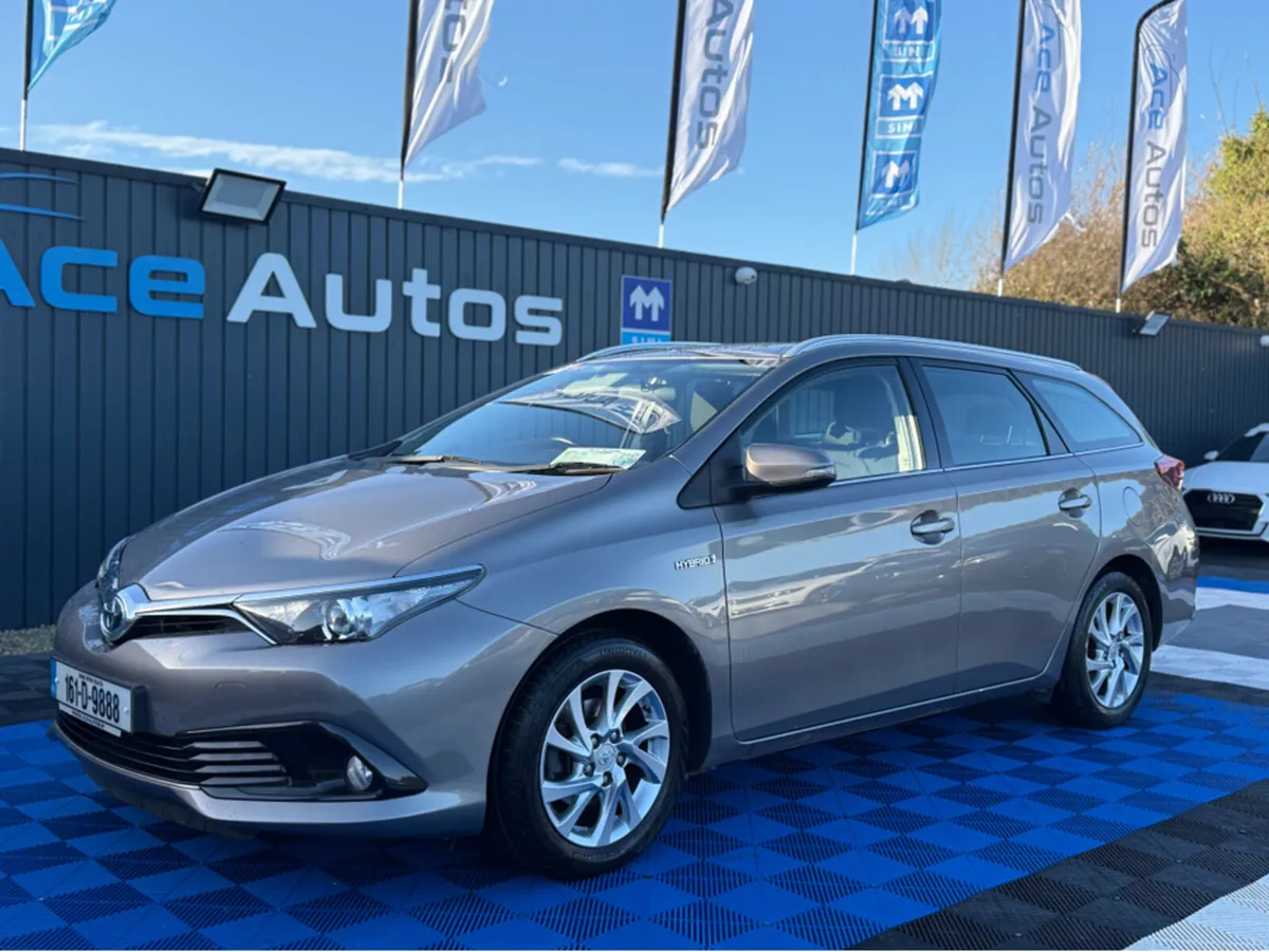 Toyota Auris LUNA - 1.8 PETROL HYBRID - AUTO - 12M - Image 4