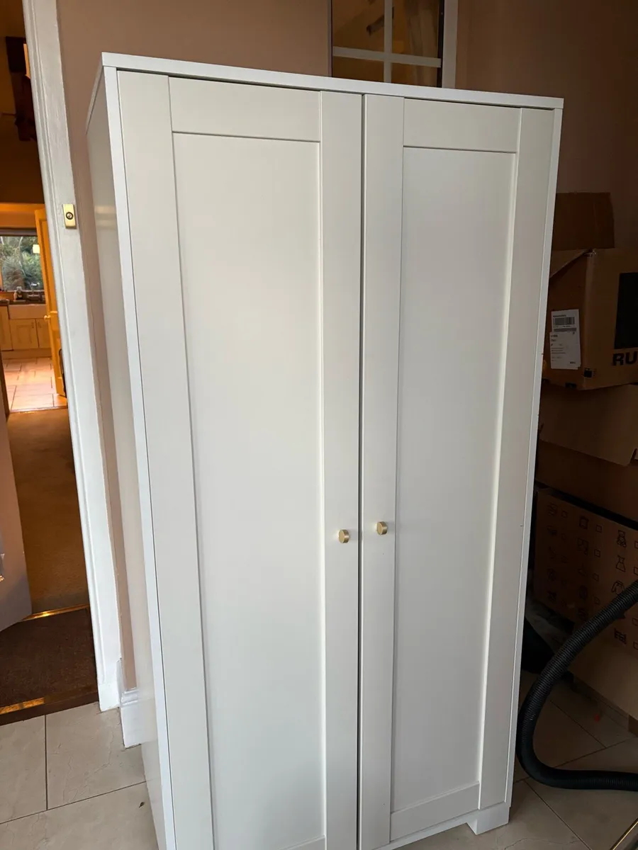 Kids wardrobe - Image 1