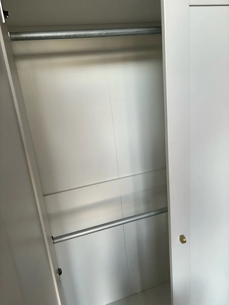 Kids wardrobe - Image 2