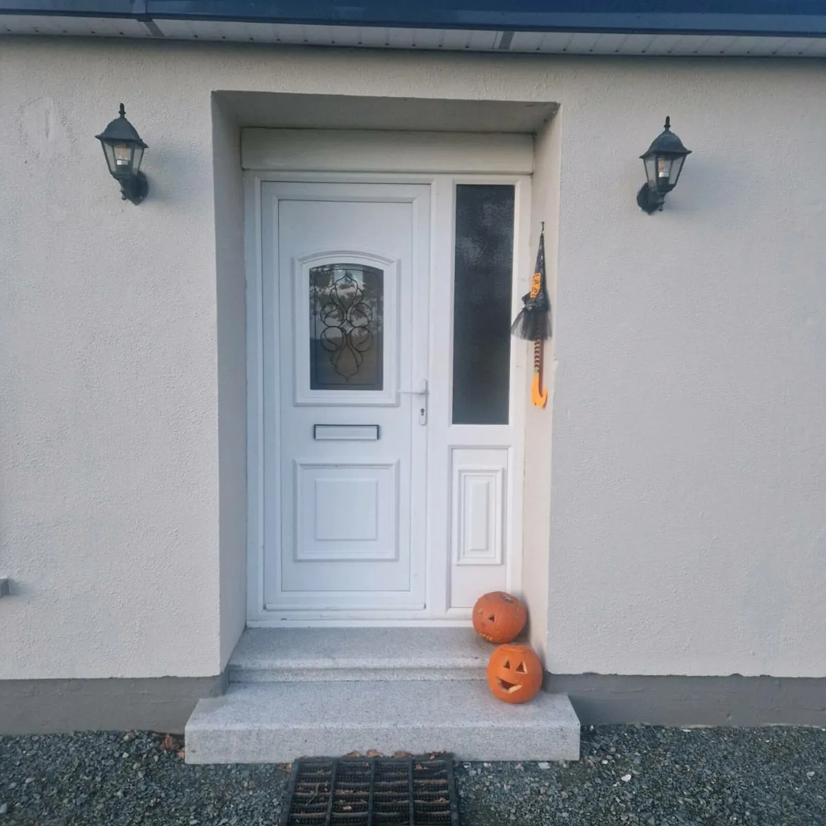White PVC door - Image 1