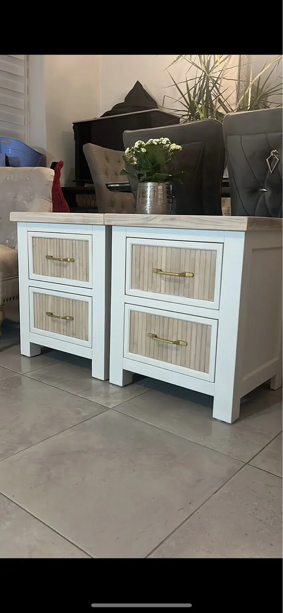 Stunning pair of solid wood bedside lockers - Image 1