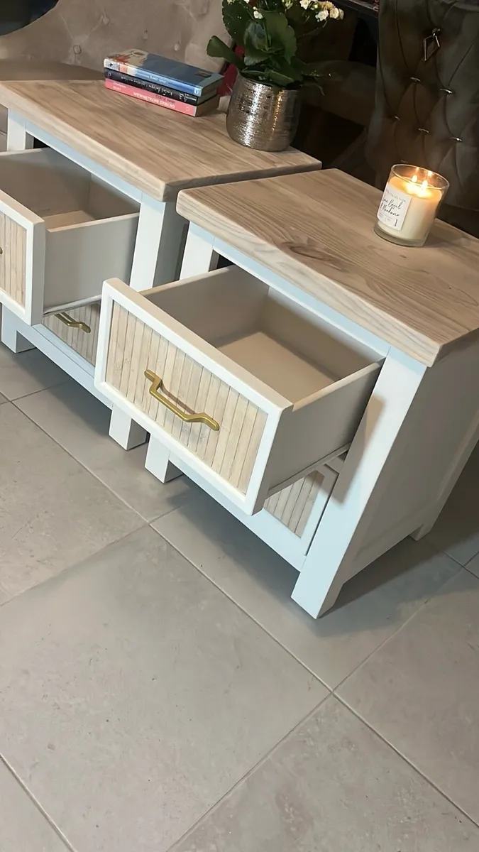 Stunning pair of solid wood bedside lockers - Image 4