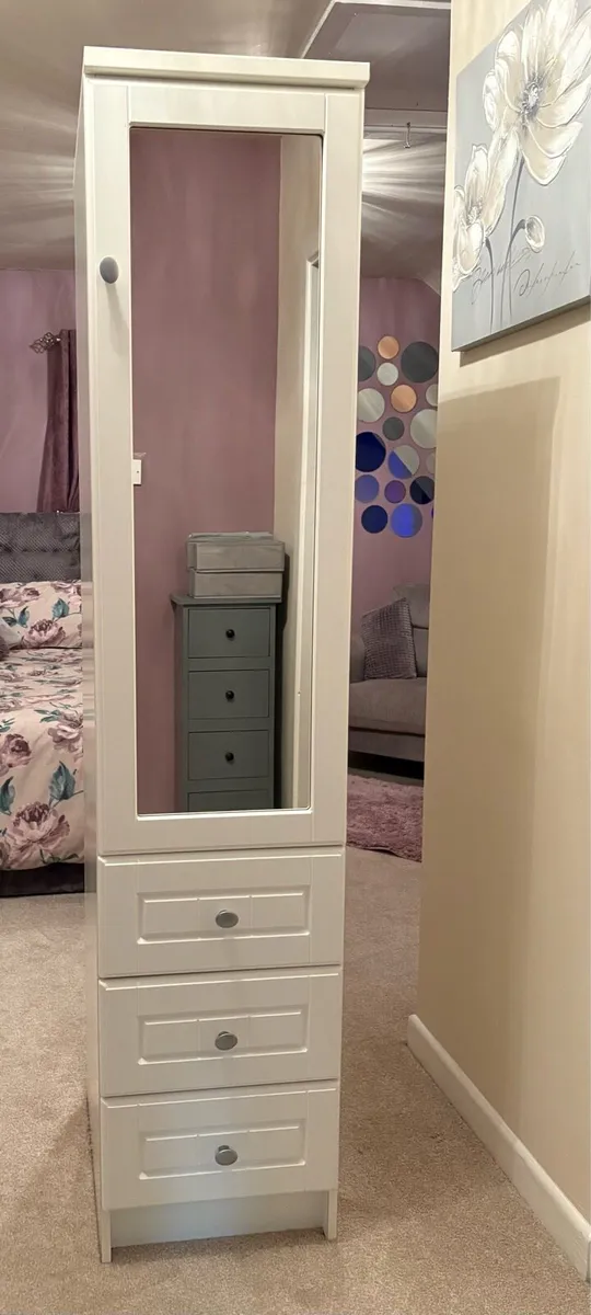 Small wardrobe & drawer unit - Image 1