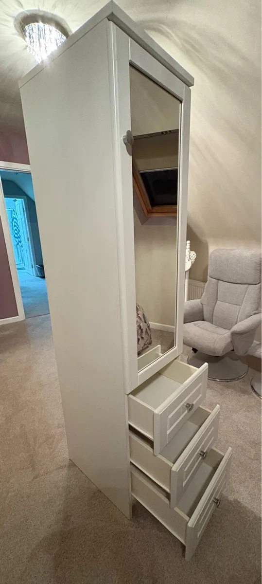 Small wardrobe & drawer unit - Image 2