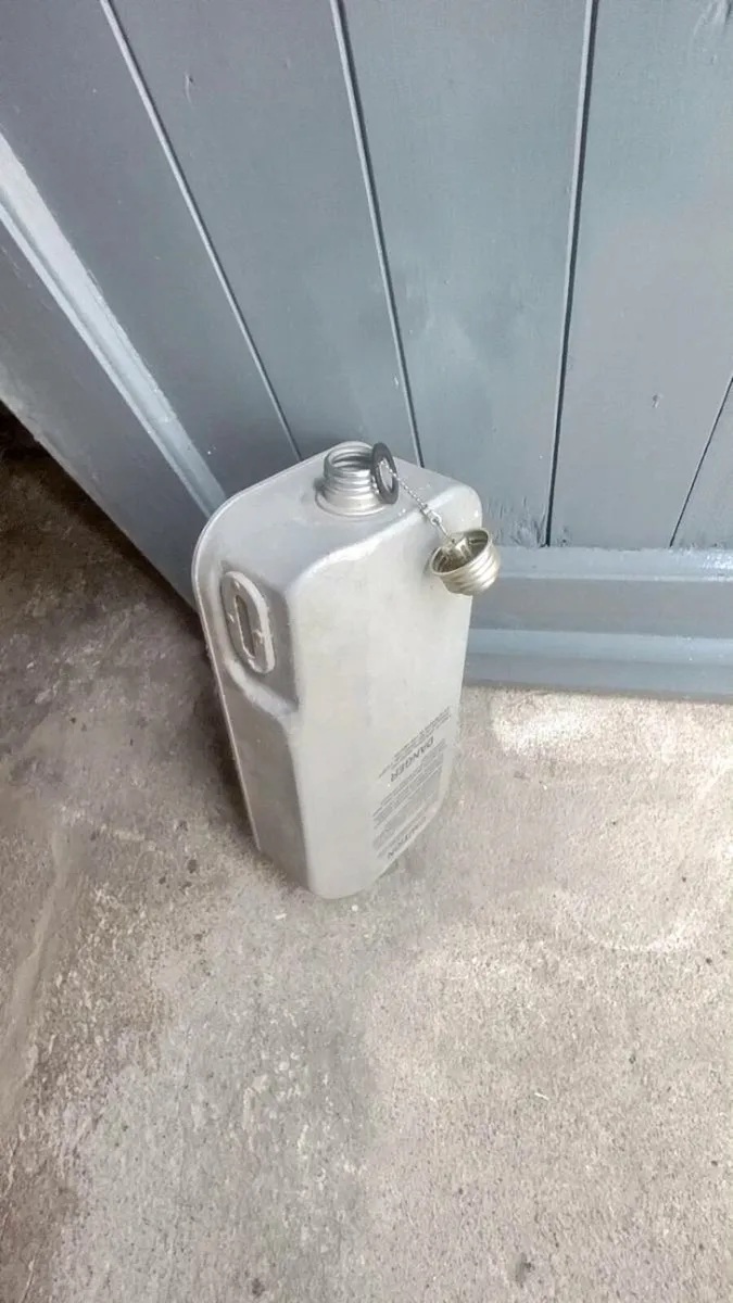 Old paraffin heater replacement oil tank - Image 2