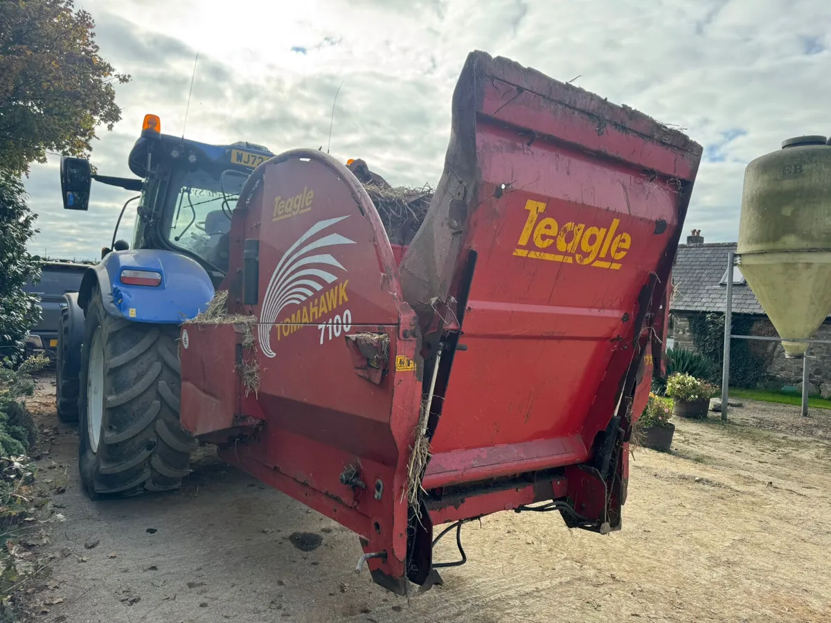 2015 Teagle 7100 Tomahawk Straw Blower - Image 2