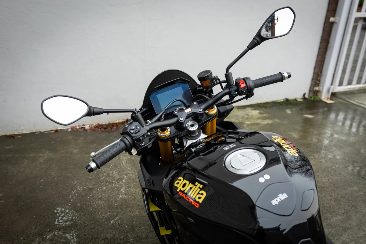 Aprilia Tuono V4 Factory 2023 - Image 4