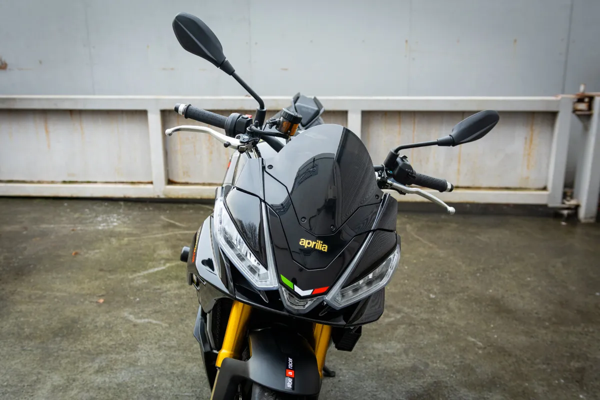 Aprilia Tuono V4 Factory 2023 - Image 3