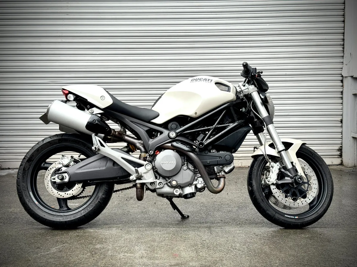Ducati Monster 696 2009 - Image 1