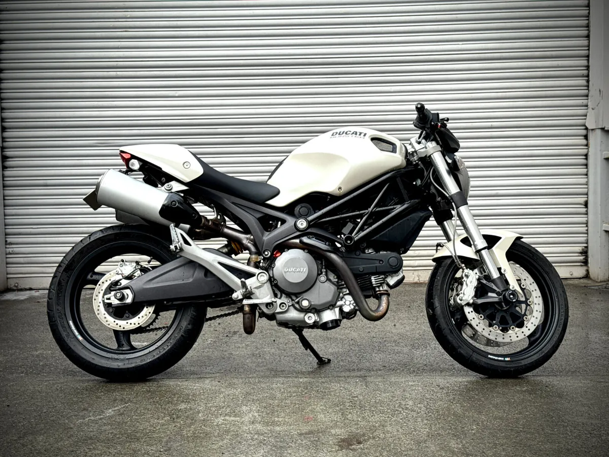 Ducati Monster 696 2009 - Image 4
